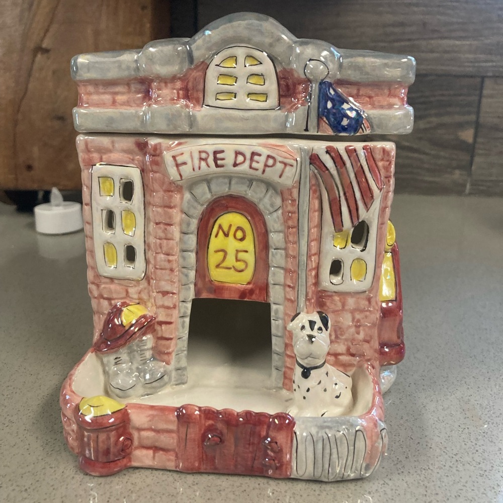 Lefton “People Treaters” Fire House